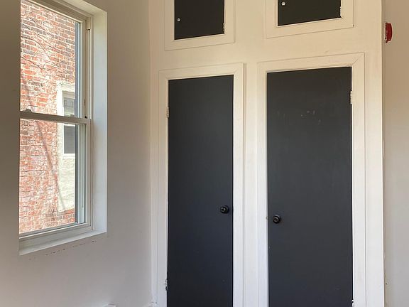 4th image of 1502 W Tioga St Unit 2R