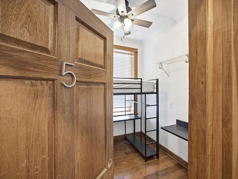 Shared Student Housing close to UTC Campus — Photo 40