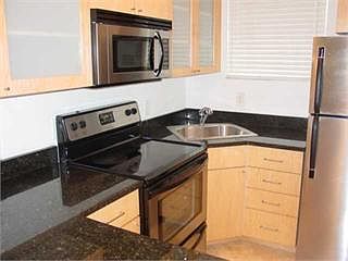 4th image of 751 Collins Ave APT 203