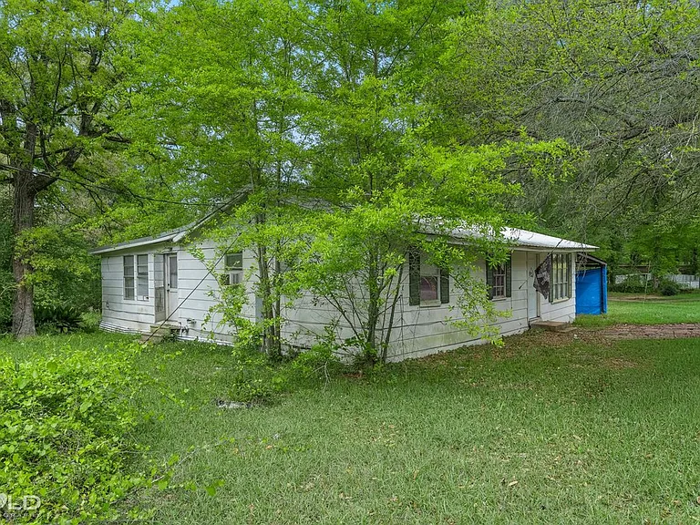 182 Belaire Dr — Photo 4
