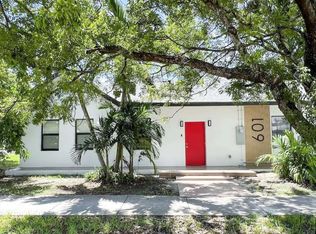 601 SW 1st St, Hallandale, FL 33009