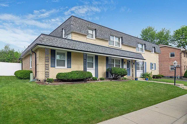 3 bed, $2,600 — Photo 2