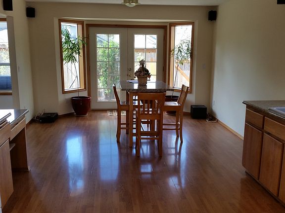 5th image of 662 NE Valarie Ct