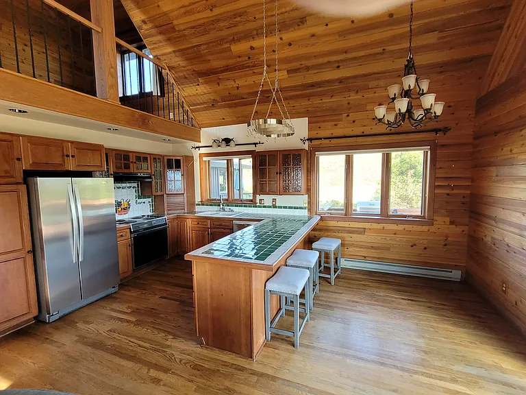 202 Blue Creek Trl — Photo 15