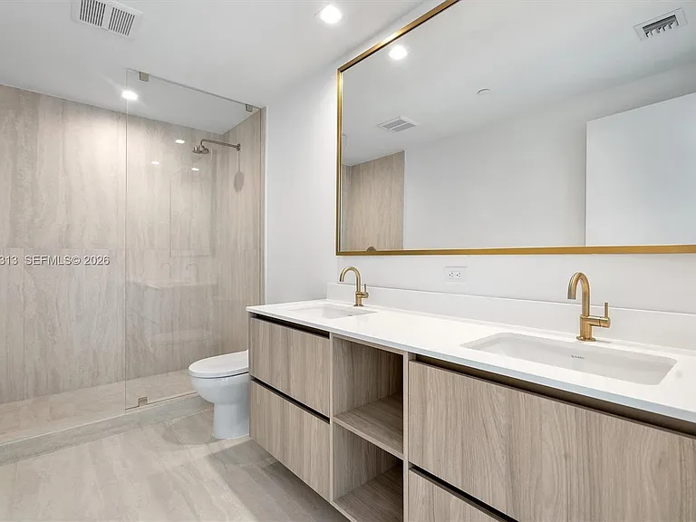 77 SE 5th St #4206 — Photo 13