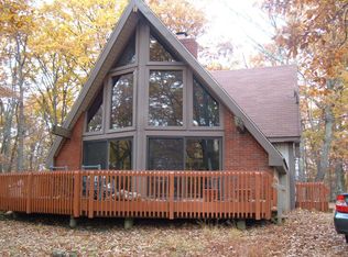 923 Whipporwill Dr, Bushkill, PA 18324