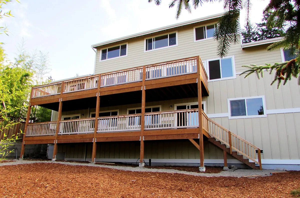 Building Photo - 213 Bayside Rd