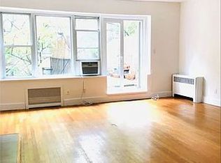 40 E 65th St #5R, New York, NY 10065