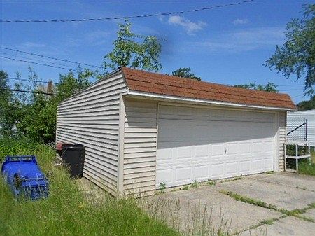 3rd image of 3996 E 190th St