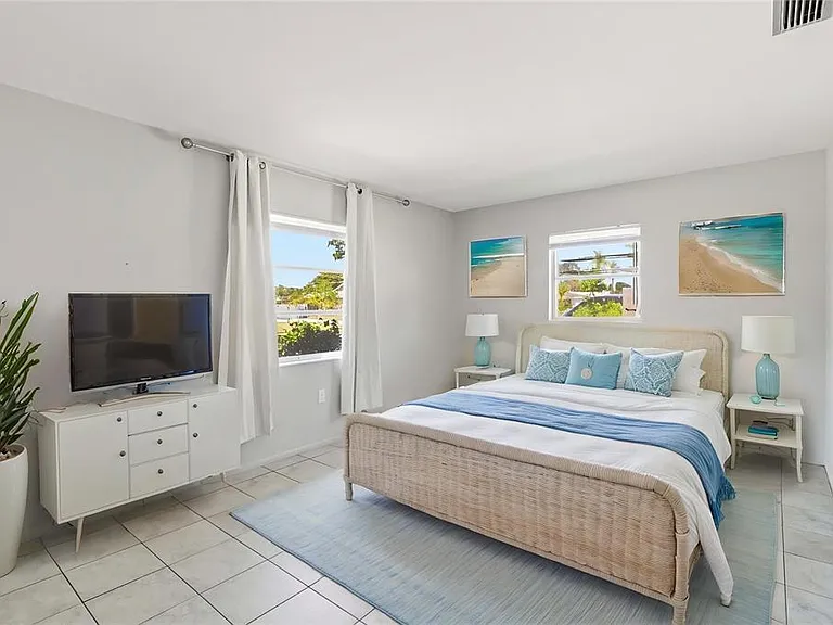 304 Lantana Ave — Photo 12