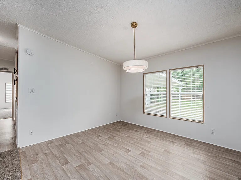 6226 Florence St — Photo 7