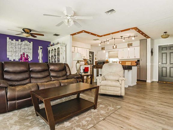 2nd image of 1055 La Paloma Dr