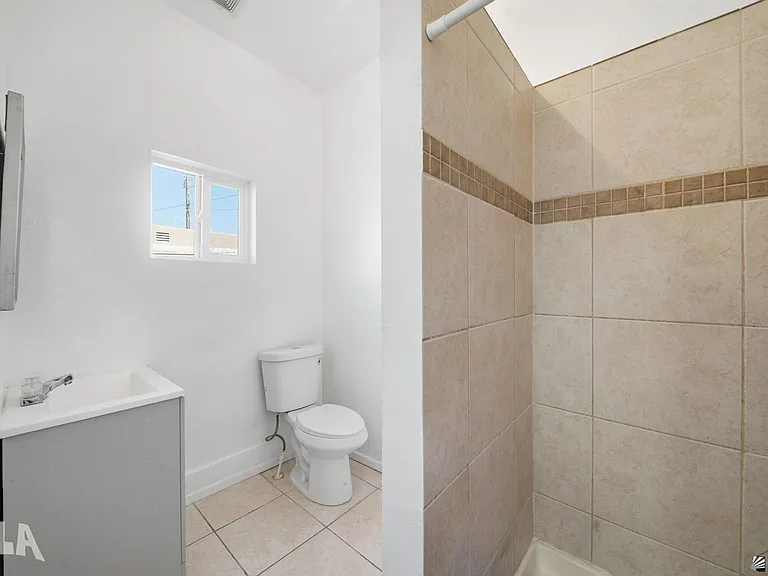 593 S 1st Ave — Photo 21