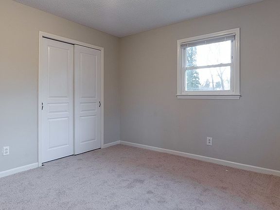 2nd image of 2328 Woodbridge Dr #A