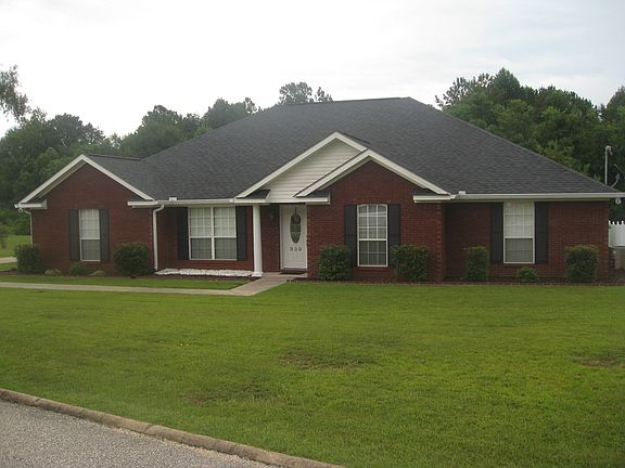 2nd image of 939 Melanie Ln