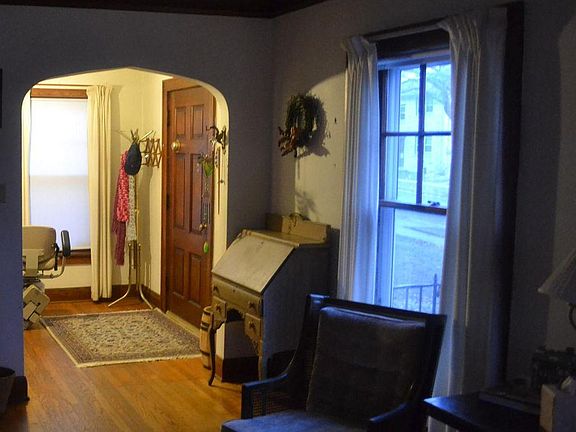 2nd image of 310 E Van Norman Ave