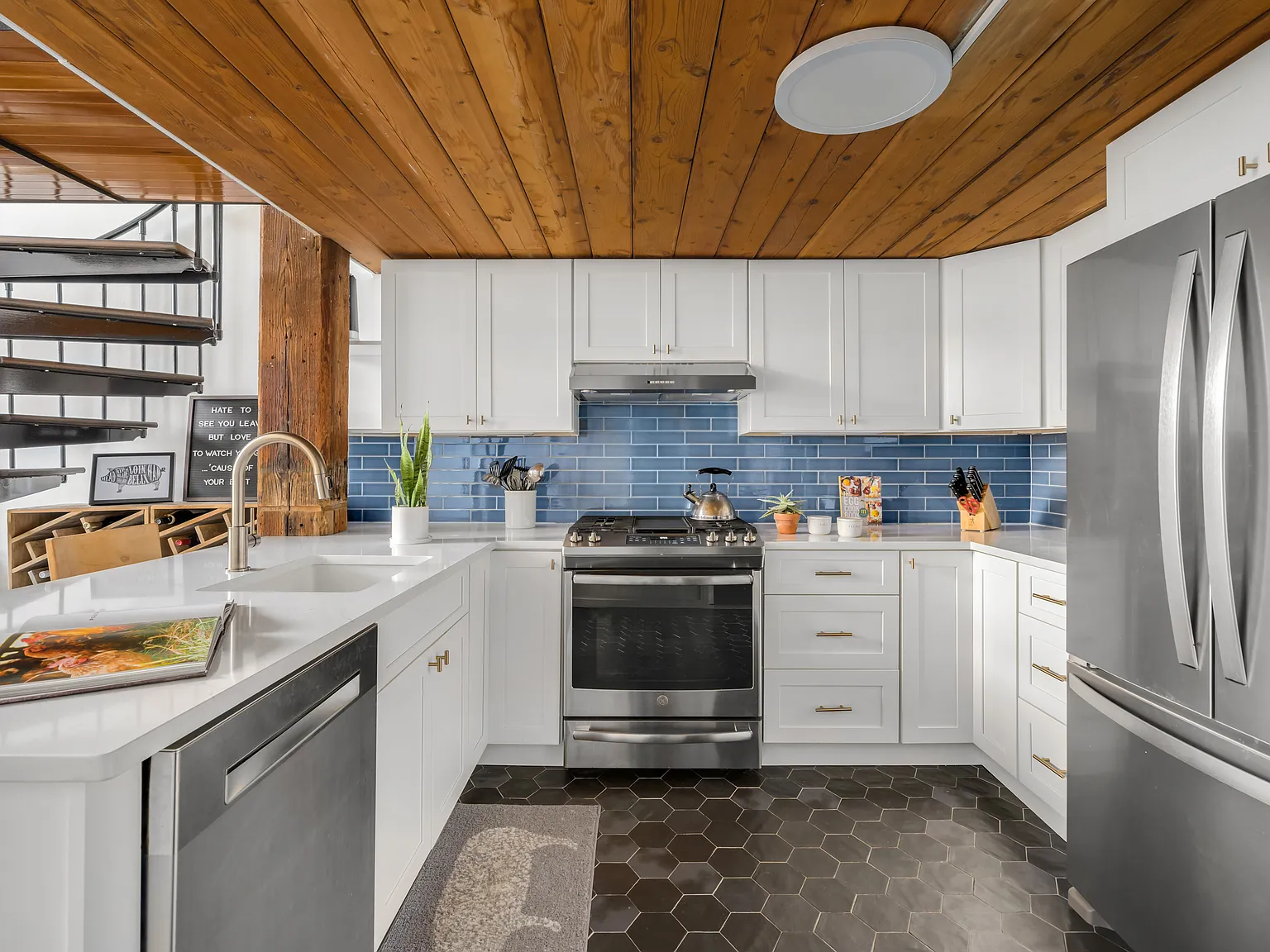 376 President Street — Photo 4