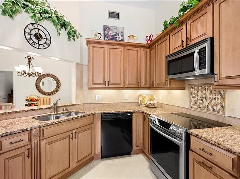 577 Beachwalk Cir #R-202 — Photo 10