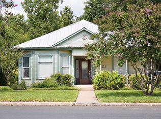 406 E Travis St, Fredericksburg, TX 78624