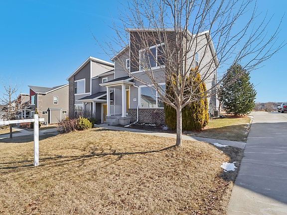 3rd image of 1083 Siena Dr