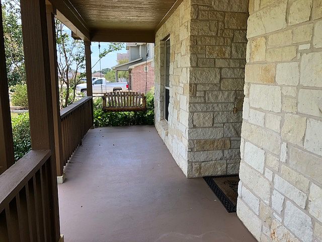 1st image of 135 Parkland Dr