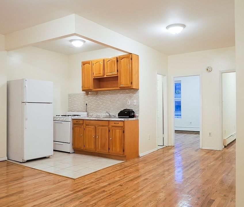 1st image of 604 Sterling Pl #2A