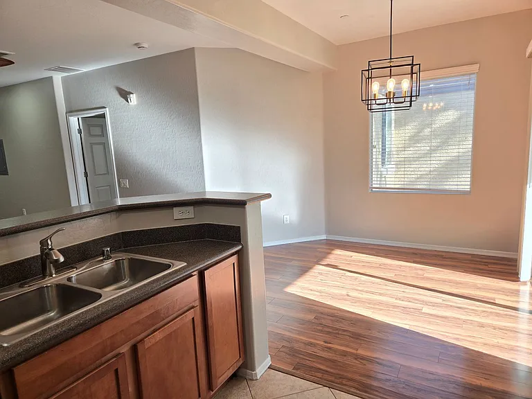 6868 Sky Pointe Dr #2076 — Photo 37