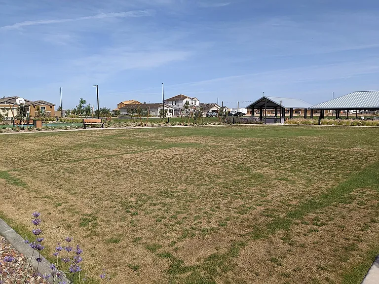 2250 E Kelly Dr — Photo 35