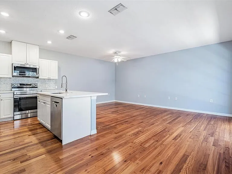 404 S Willow Ave #B — Photo 11