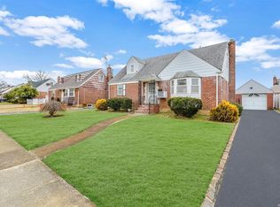 52 Birchwood Dr W, Valley Stream, NY 11580