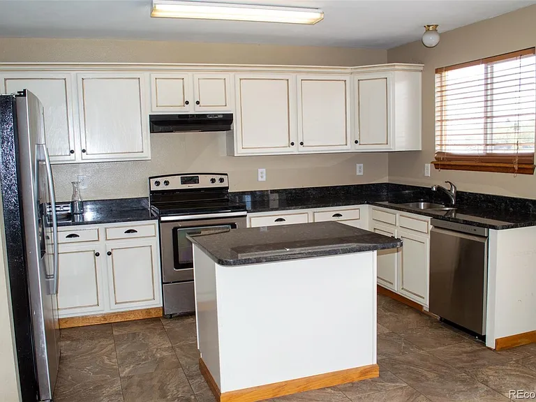 9340 W Indore Dr — Photo 3