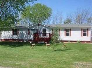 211 N Kemper St, Viborg, SD 57070