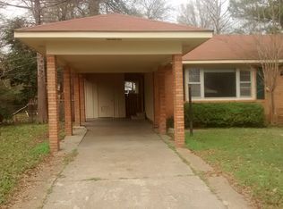 1102 N Yale St, Cleveland, MS 38732