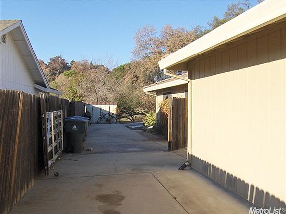 3rd image of 4390 Willowglen Way