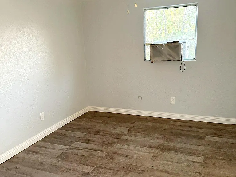 1628 Evergreen Dr SW #B — Photo 4