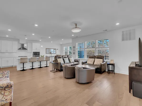 11 Veterans Way #123, Morris Plains, NJ 07950