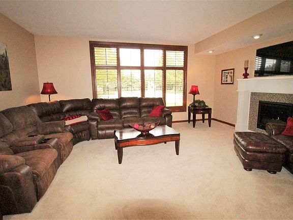 5th image of 106 Road Runner Ln