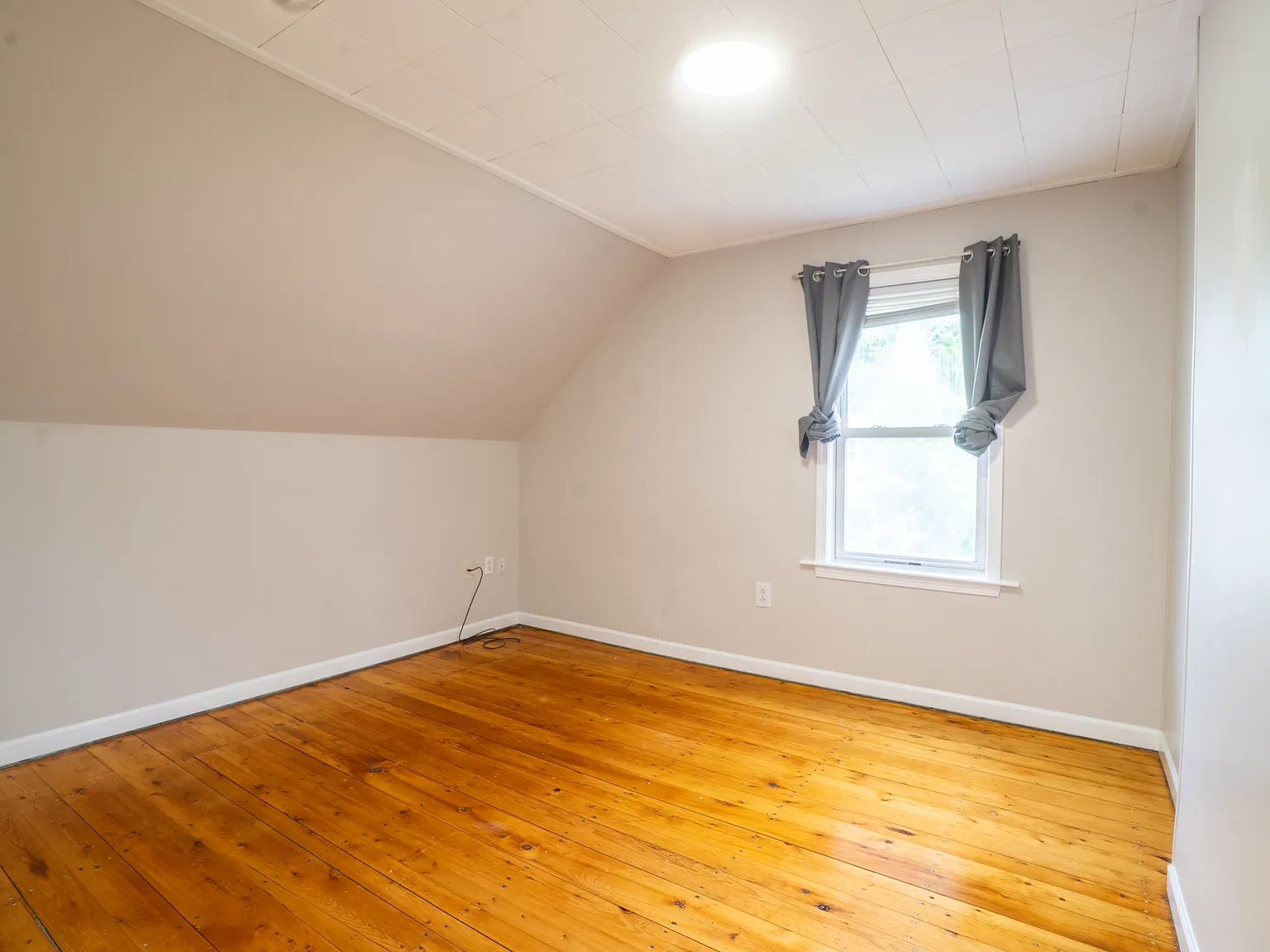 3 bed, 1007 sqft, $2,800 — Photo 3