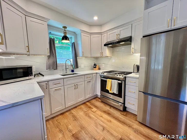 444 Huntington Rd — Photo 15