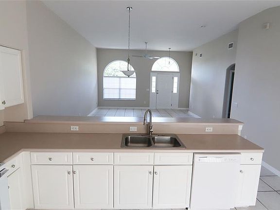 5th image of 13-A Buttonwood Ln