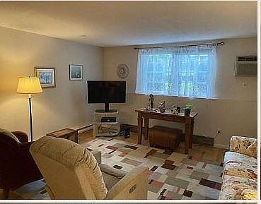 5th image of 89 Pleasant St
