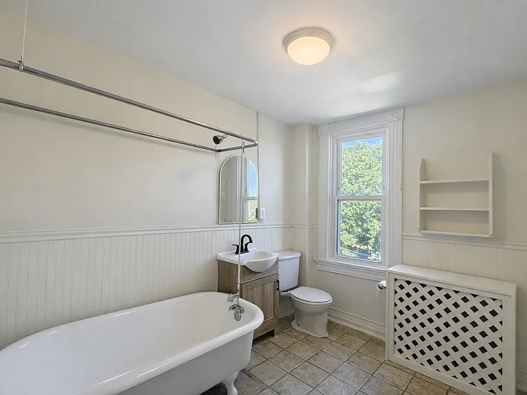 210 Laurens St #3 — Photo 5