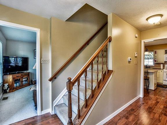 3rd image of 325 Haldeman Dr