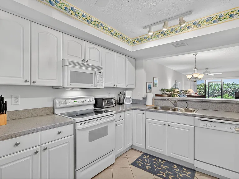 7410 S Ocean Dr #109 — Photo 4