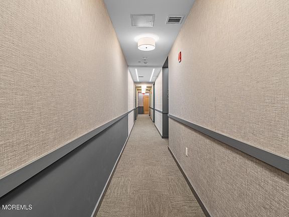 5th image of 601 Bangs Avenue #706