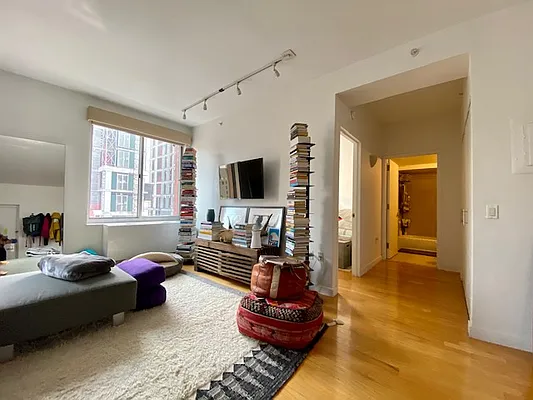 Rented by 212 Consulting Corp | media 23