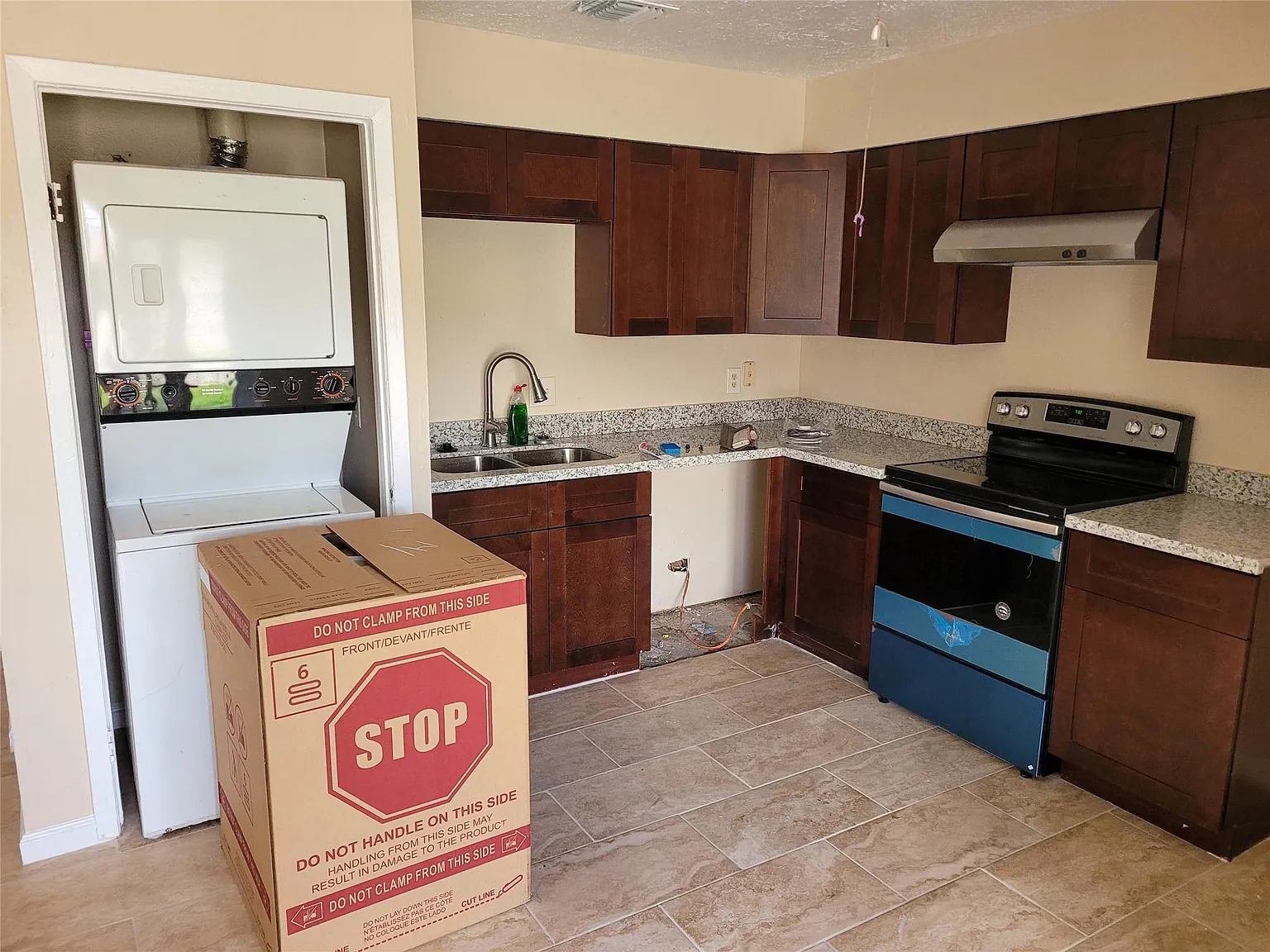 2 bed, 2.0 bath, 1136 sqft, $1,300 — Photo 2