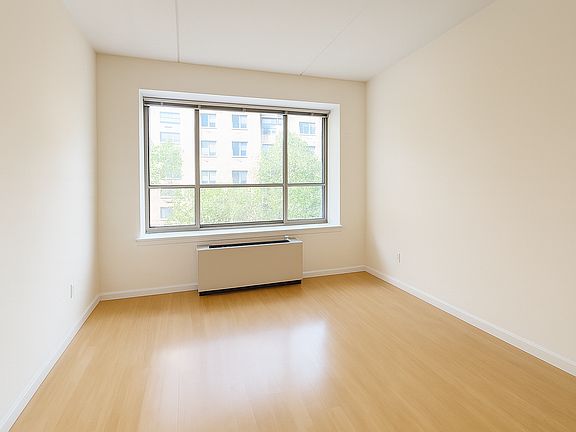 5th image of 1955 1st Ave APT 735