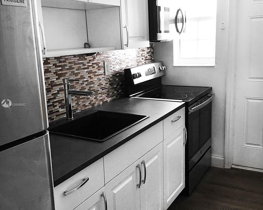 1st image of 1450 NE 171st St #B202