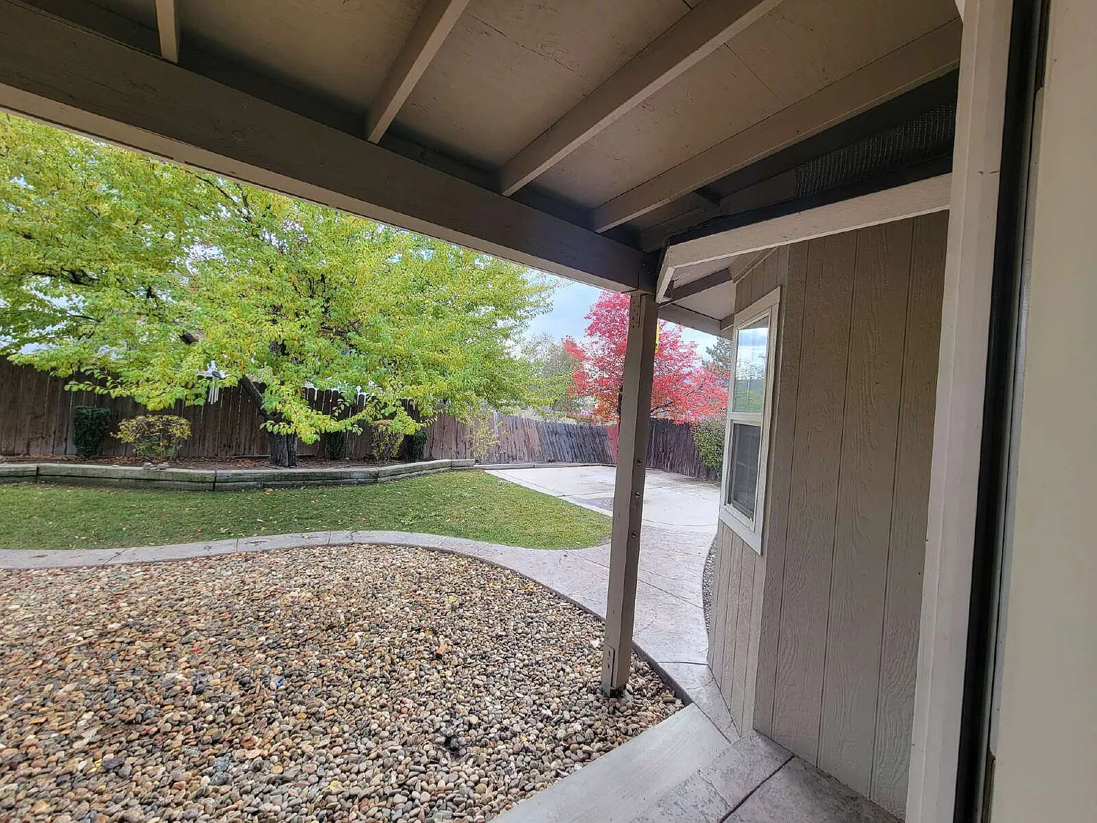 3 bed, 2.0 bath, 1893 sqft, $2,500 — Photo 2